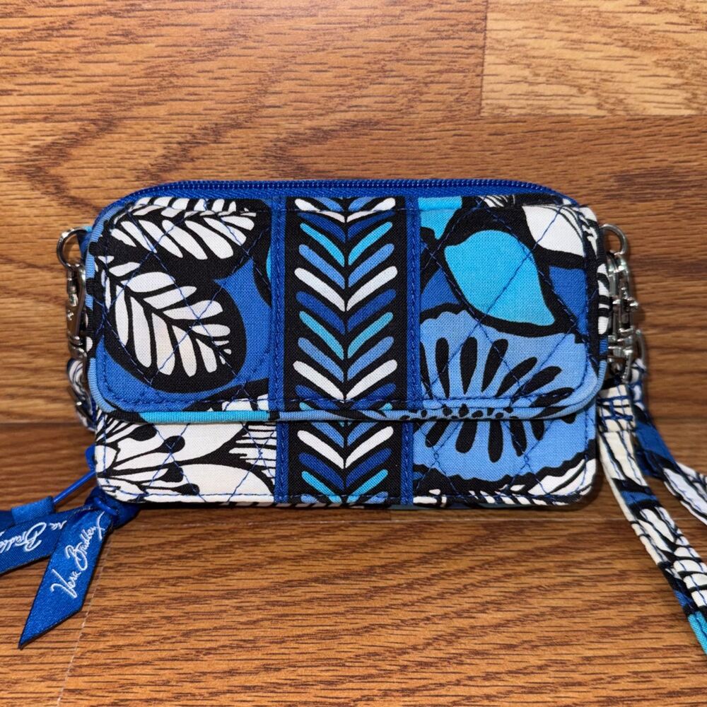 Vera Bradley Blue Bayou Quilted Crossbody Wallet Purse Blue Floral Retired Print - Picture 3 of 10
